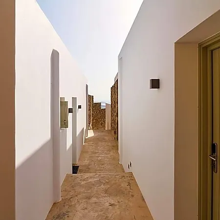 Mykonos Rocks & Mykonos Town